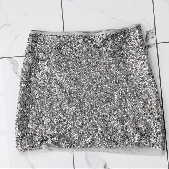 Olive and Oak sequin skirt. - Picture 3 of 5